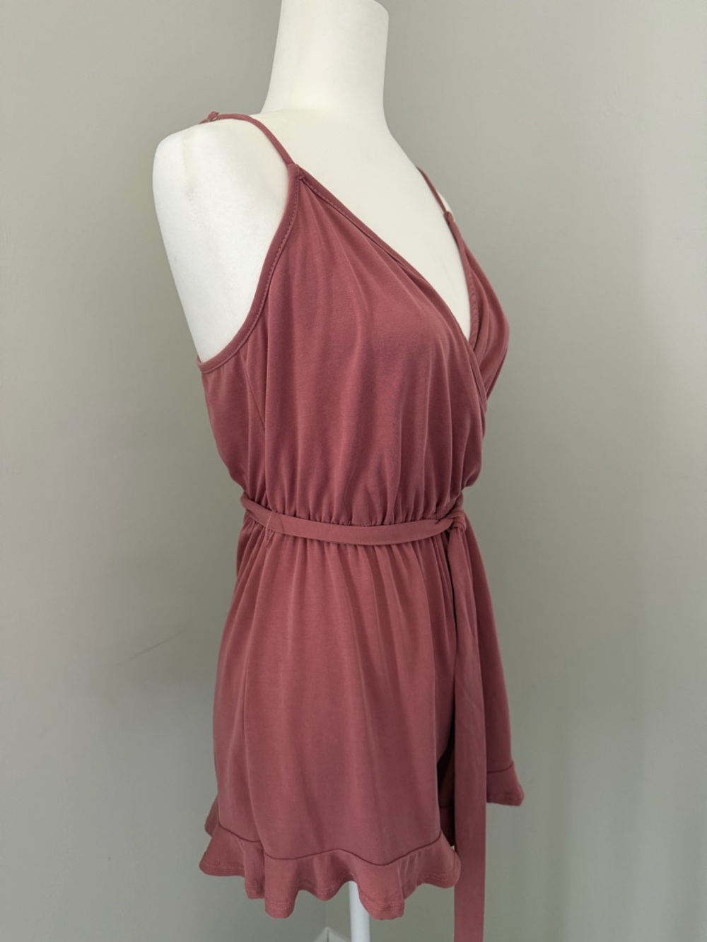 LULUS Katelyn Rusty Rose Ruffled Surplice Romper Women’s size Medium - Picture 10 of 16